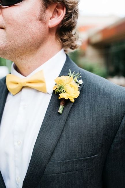 Botonier en color amarillo 💛 24