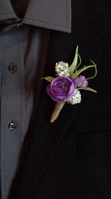 Botonier en color morado 💜 10