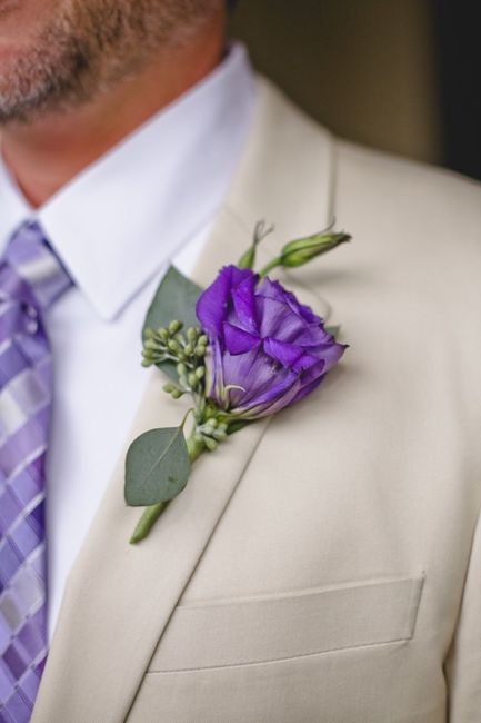 Botonier en color morado 💜 12