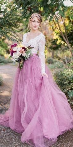 Vestidos de novia con detalles en color rosa 💗 17