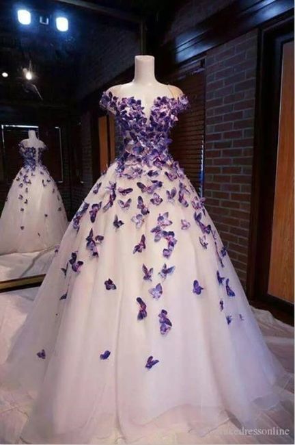 Vestidos de novia con detalles en color morado 💜 3