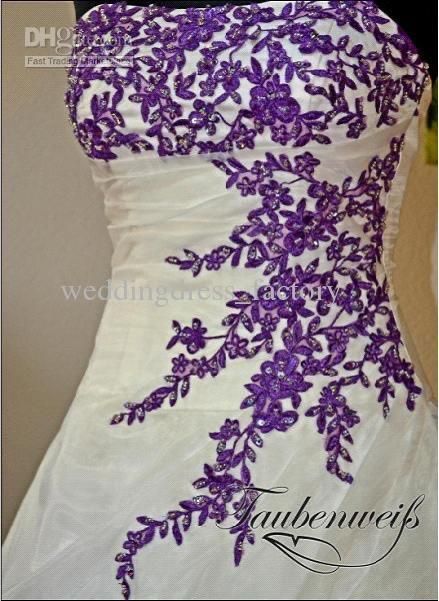 Vestidos de novia con detalles en color morado 💜 12