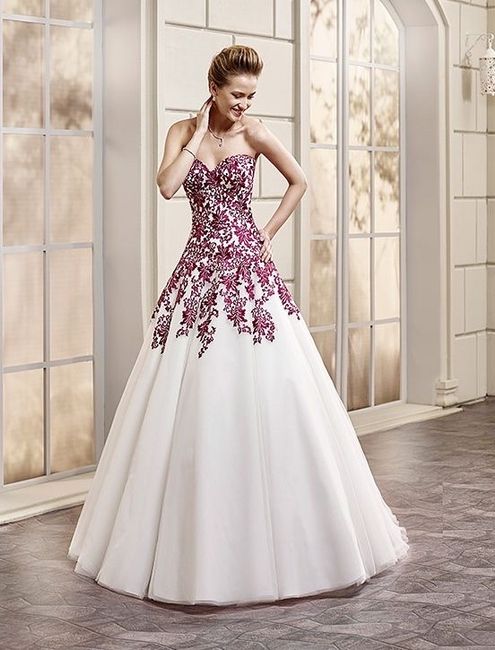 Vestidos de novia con detalles en color rojo ❤️ 17