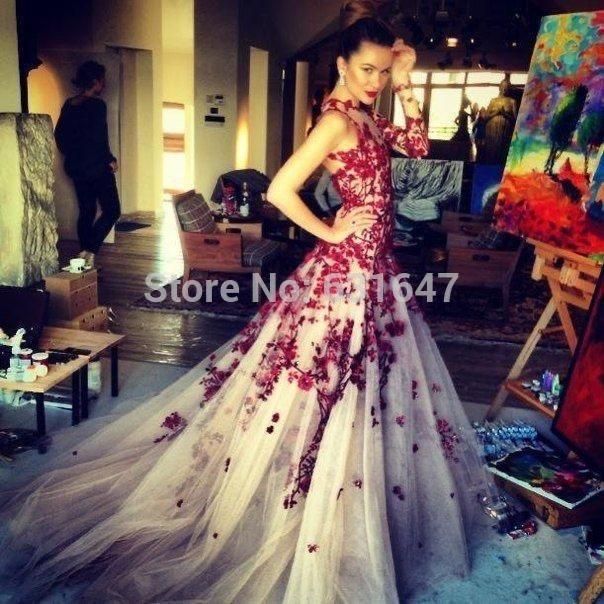 Vestidos de novia con detalles en color rojo ❤️ 22