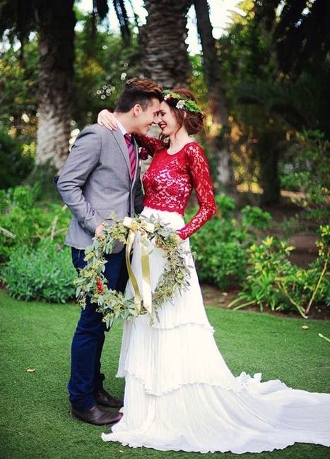 Vestidos de novia con detalles en color rojo ❤️ 23