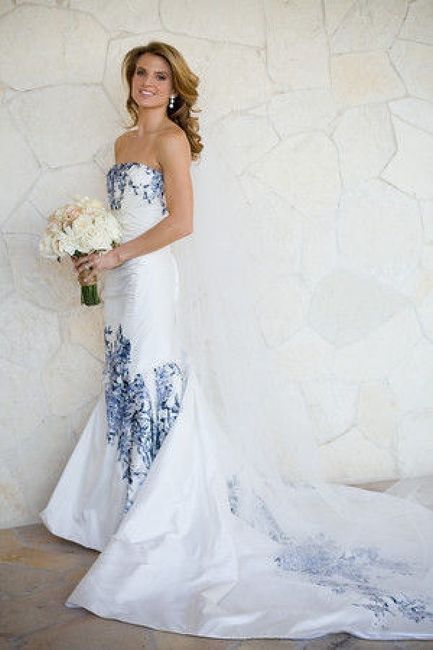 Vestidos de novia con detalles en color azul 💙 2