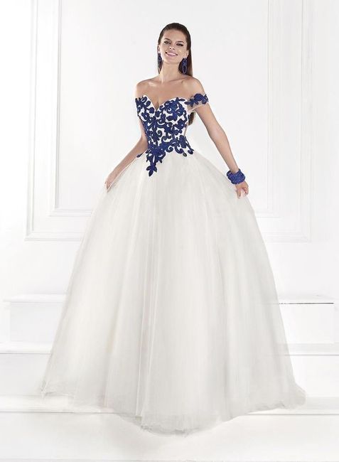 Vestidos de novia con detalles en color azul 💙 3