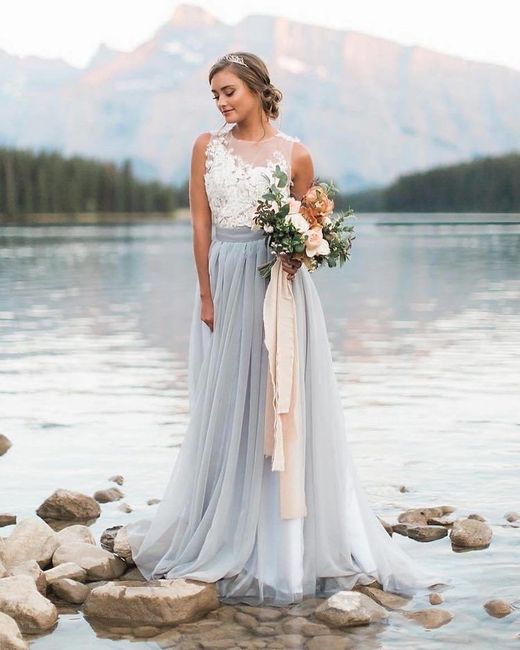 Vestidos de novia con detalles en color azul 💙 5