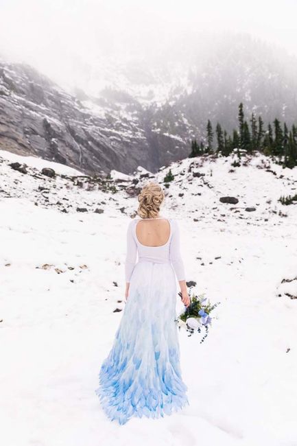 Vestidos de novia con detalles en color azul 💙 6