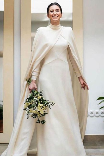 Que recomiendan usar arriba del vestido ya que mi boda será en enero por lo cual siempre hace frio ? 13