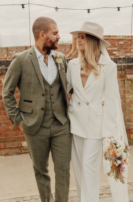 Novias en pantalones 27