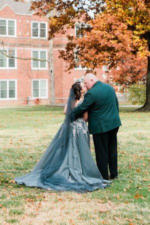 Shay + Juan: Una novia en azul y un novio en verde 18