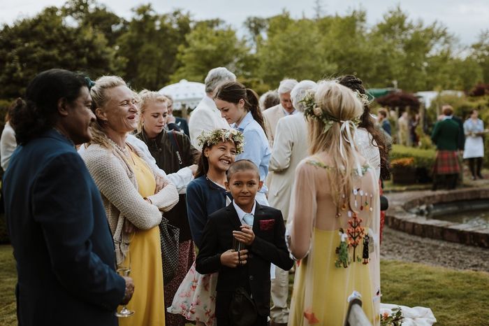 🌿✨ Catriona + Tom: Handfasting y un vestido diseñado por la novia ✨🌿 38