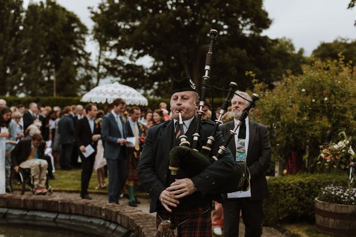 🌿✨ Catriona + Tom: Handfasting y un vestido diseñado por la novia ✨🌿 49