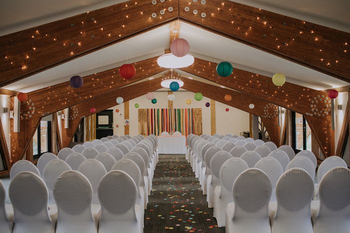 Alice + Ben: Una boda colorida en un mini golf de dinosaurios 2