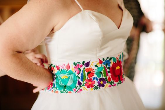 Vestido de novia con un toque muy mexicano 17
