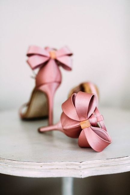 Zapatos de novia en color rosa 💗 10