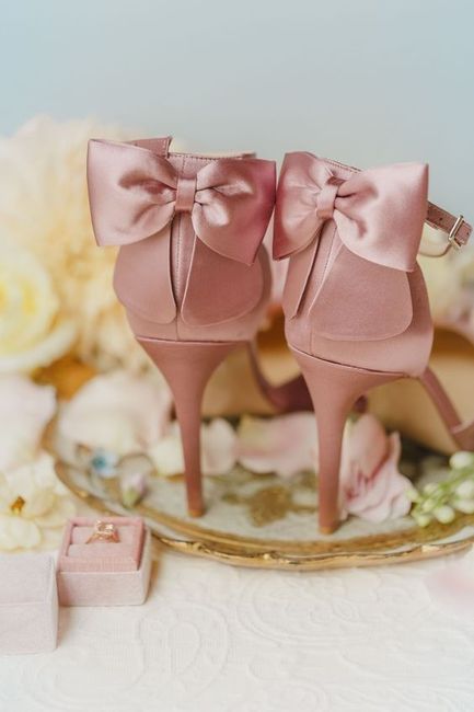 Zapatos de novia en color rosa 💗 13