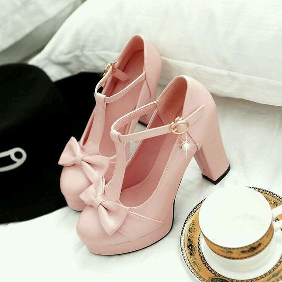 Zapatos de novia en color rosa 💗 30