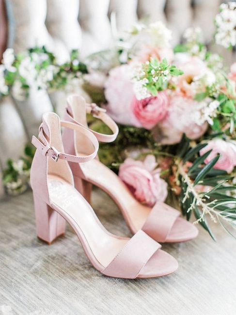 Zapatos de novia en color rosa 💗 33