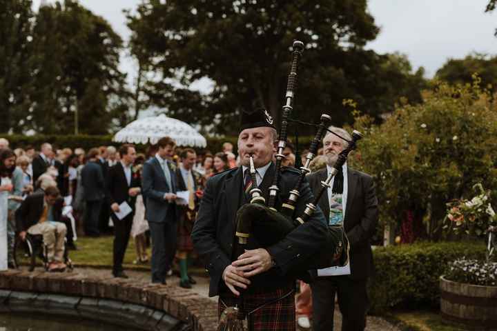 🌿✨ Catriona + Tom: Handfasting y un vestido diseñado por la novia ✨🌿 - 49