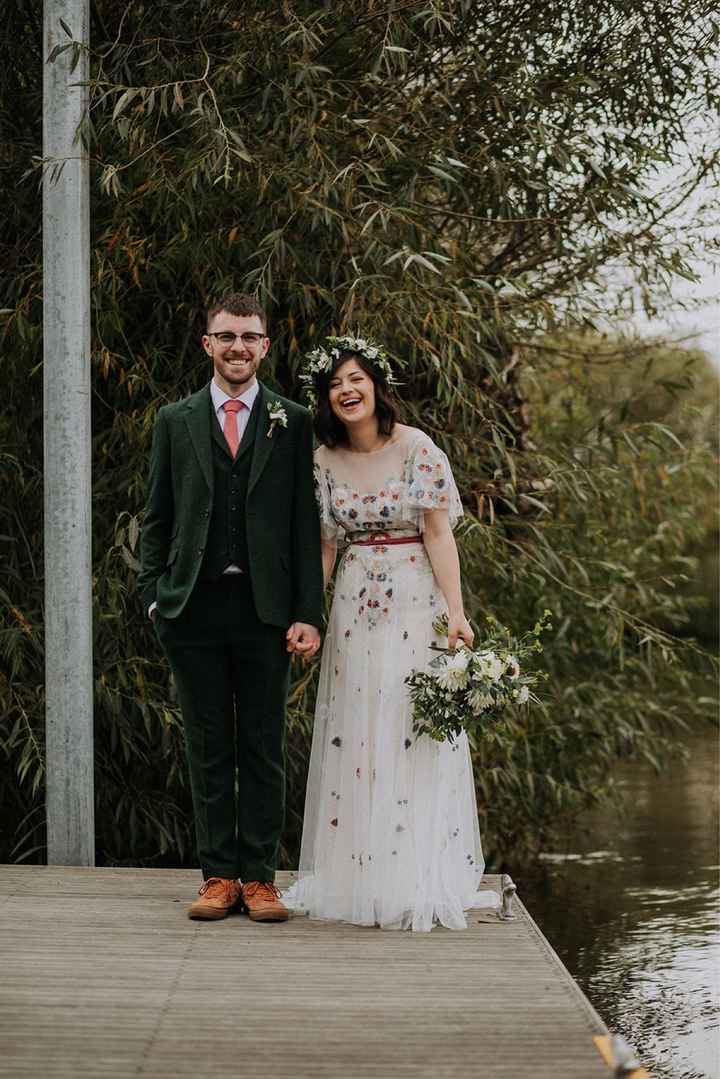 Alice + Ben: Una boda colorida en un mini golf de dinosaurios - 35