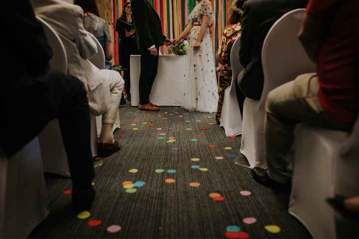 Alice + Ben: Una boda colorida en un mini golf de dinosaurios - 45