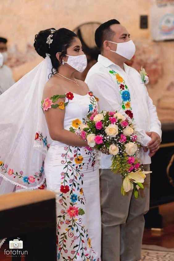 Vestido de novia con un toque muy mexicano - 14