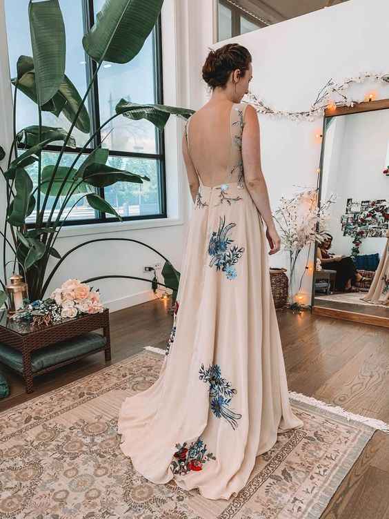 Vestidos con un toque de color - 13