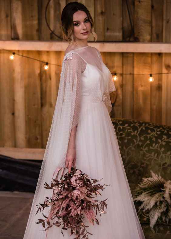 Ponle una bella capa a tu vestido de novia - 15