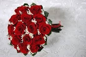 ramo de rosas rojas