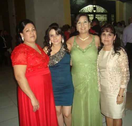 que vestidos??