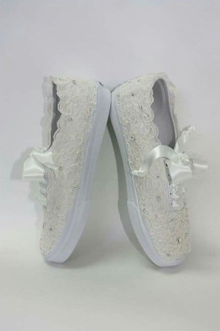 Zapatillas de novia, zapato bajito y tenis - 40