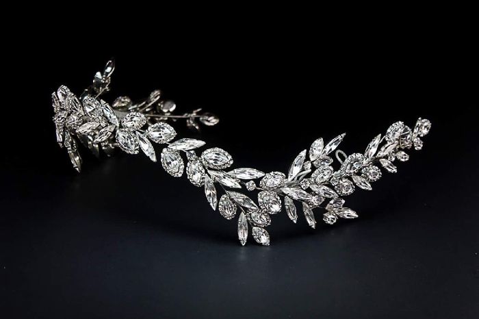 Tocado brillante y ¿velo español? 1