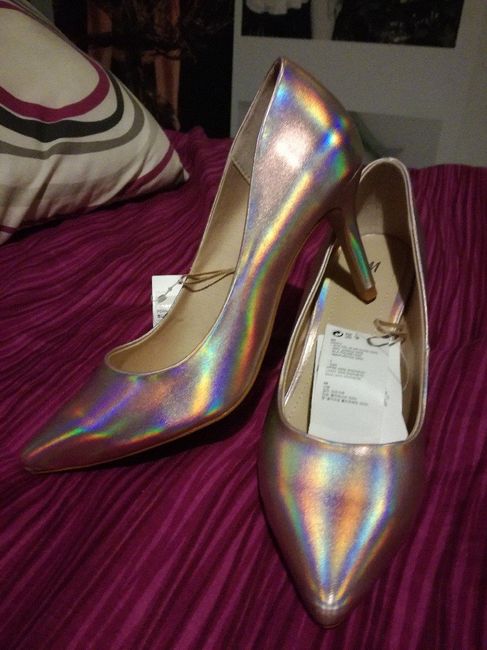 De compras: reloj, tocado, liga, chaquetas y zapatillas. - 9