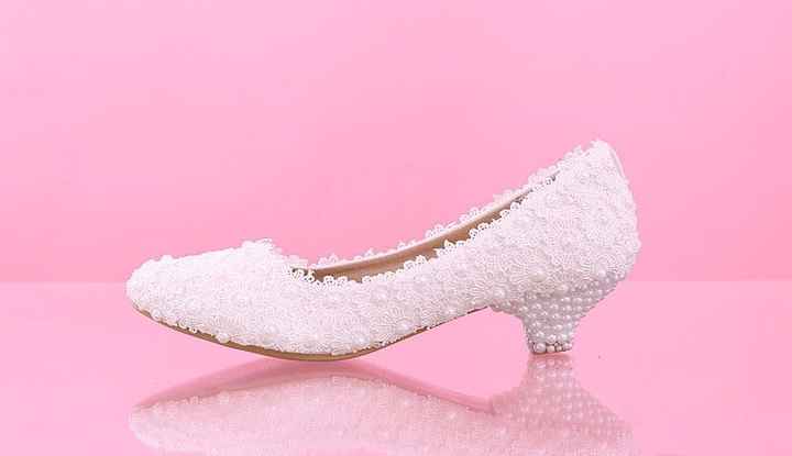 C. bajos con pocos tacon