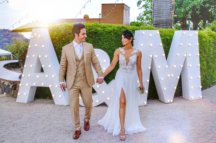 Aislinn Derbez Y Mauricio Ochmann 4