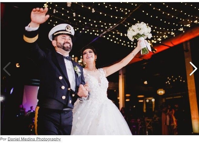 ¡3 fotos de NOVIOS EN UNIFORME: elegancia total! 2