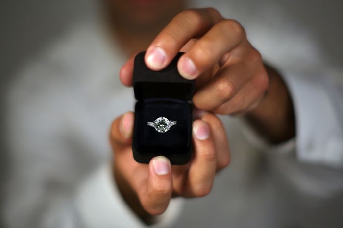 ¿Cuántos 💍... si te pide la mano con un anillo de la familia? 1