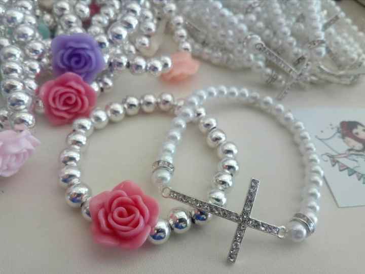 a) Una pulsera