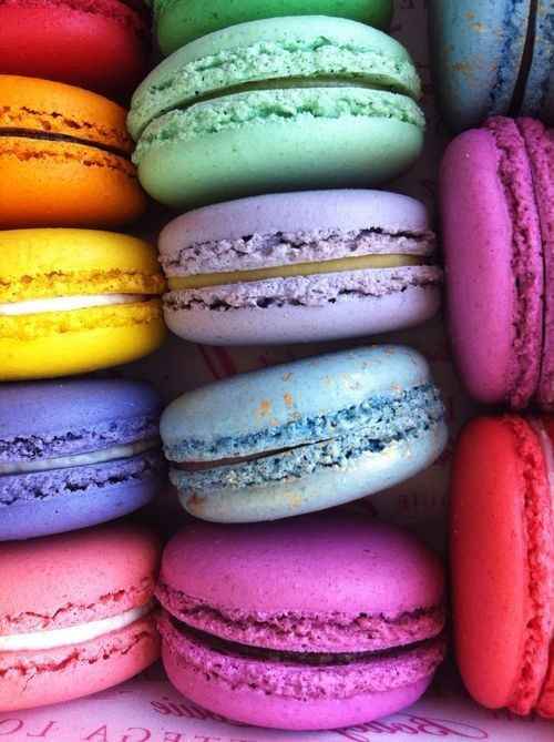 D) Macorrones