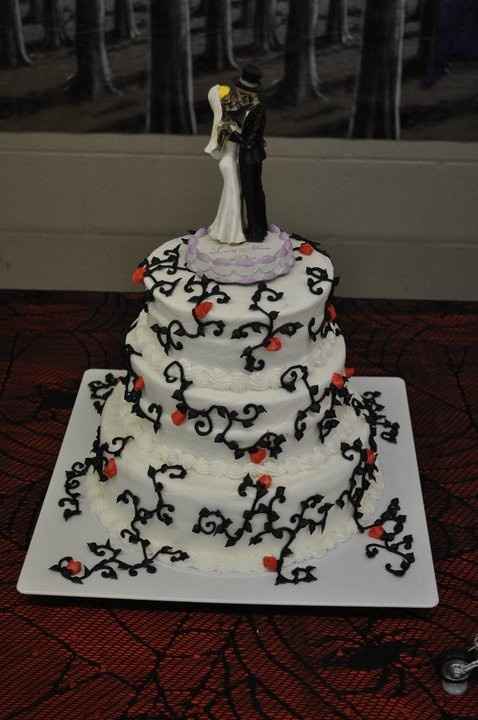 2) Un pastel con detalles de halloween o día de muertos