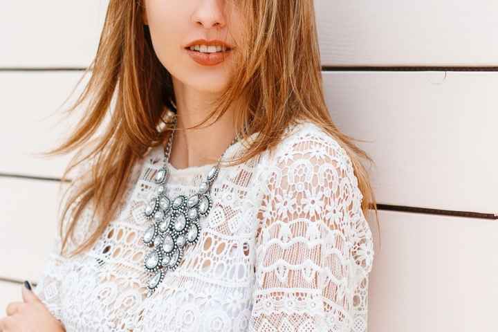 B) Collares maxi