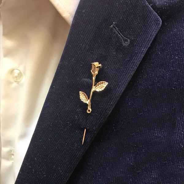 4) Broche