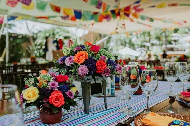 A) Flores