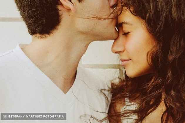 Chismógrafo: ¿Cómo fue la primera vez que despertaron juntos? 🎁 - 1