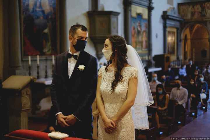 Si usaras un cubrebocas de novia con la tela de tu vestido... - 1