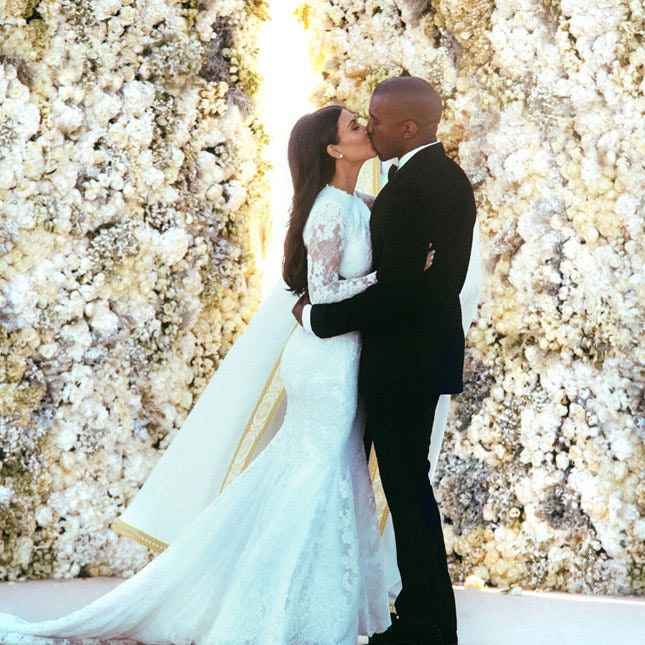 ¿Cuántas ⭐ le das al vestido de Kim Kardashian? - 1