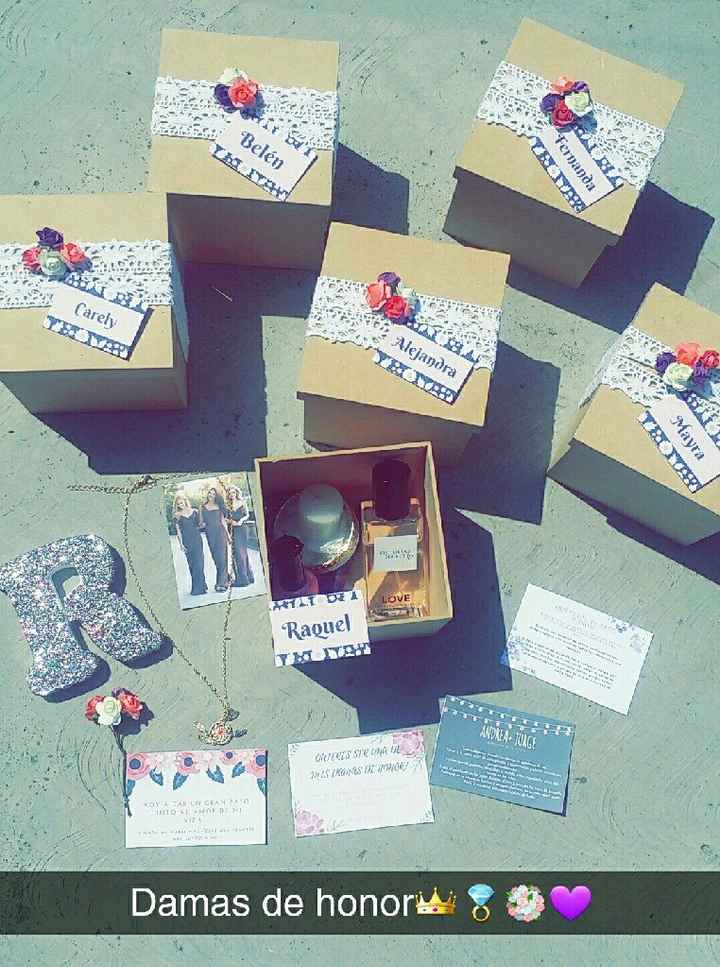 Detalles para damas de honor💜👑💍💐 - 1