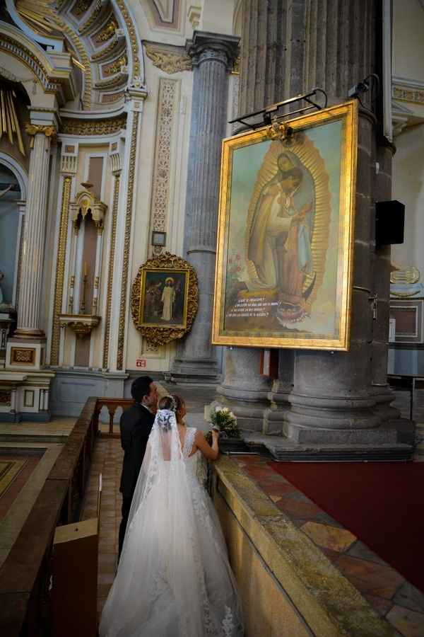 ENTREGANDO EL RAMO A LA VIRGEN¡¡